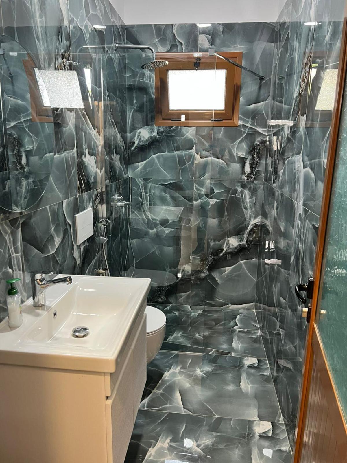 Guesthouse Vlore Luaran gambar